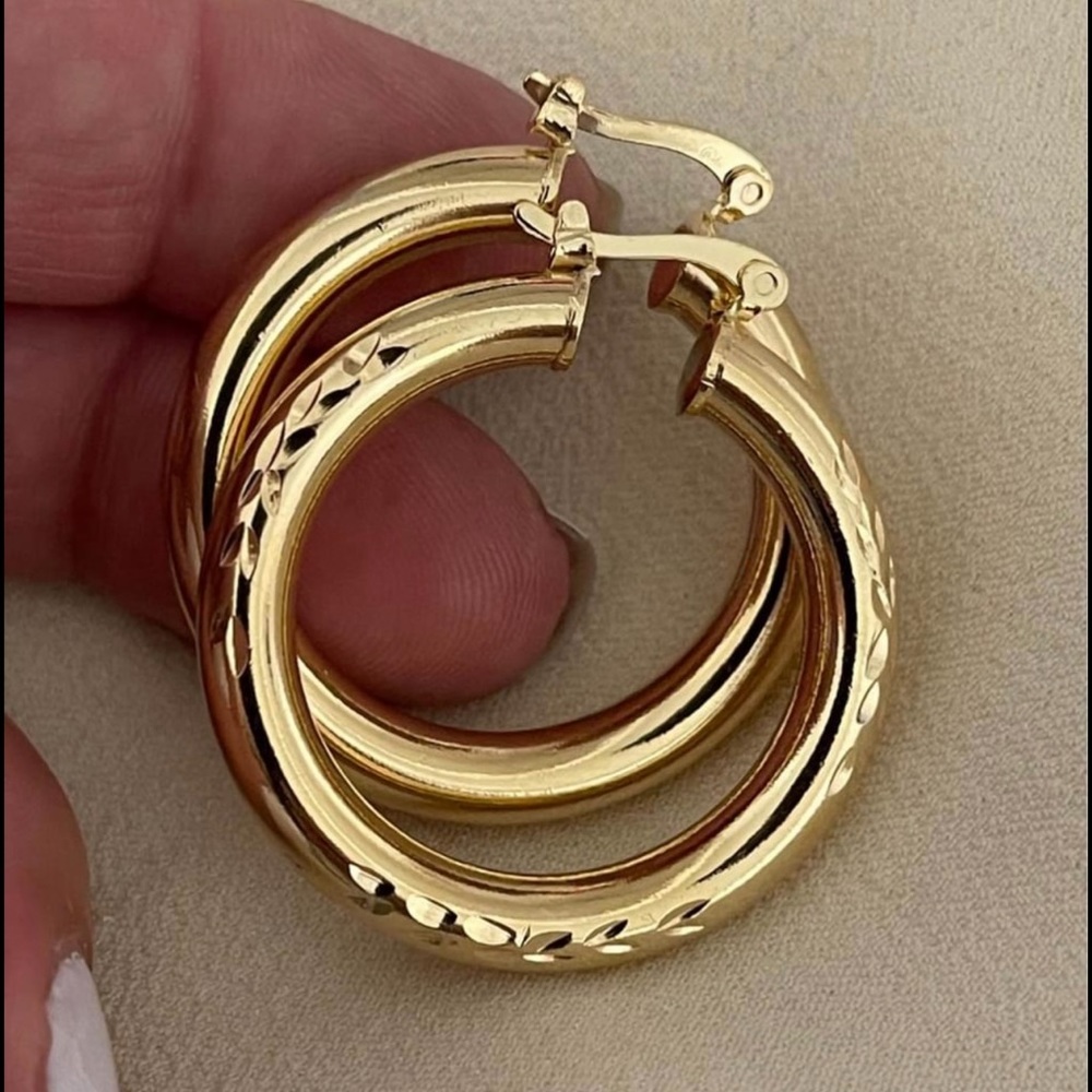 18k Gold Filled Diamond Cut Design Hoop Earrings 1.25” ✨ available in 2” & 1.5”